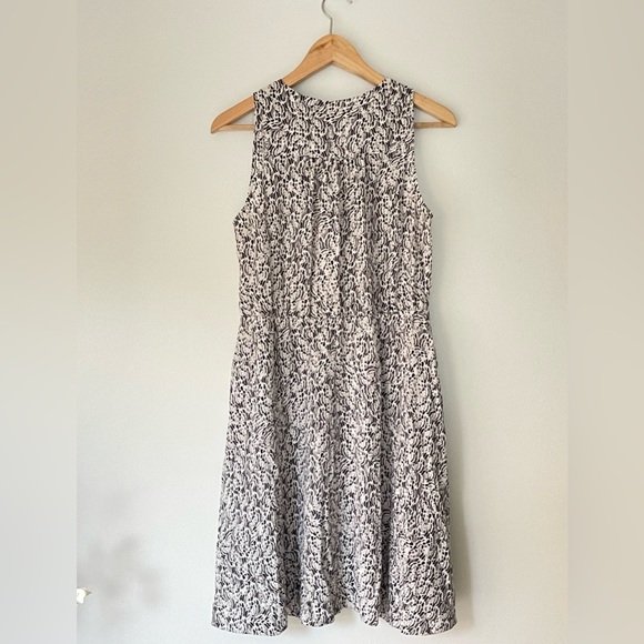 Rebecca Taylor Silk Cinch Waist V-Neck Sleeveless Black & White Dress - Picture 2 of 7